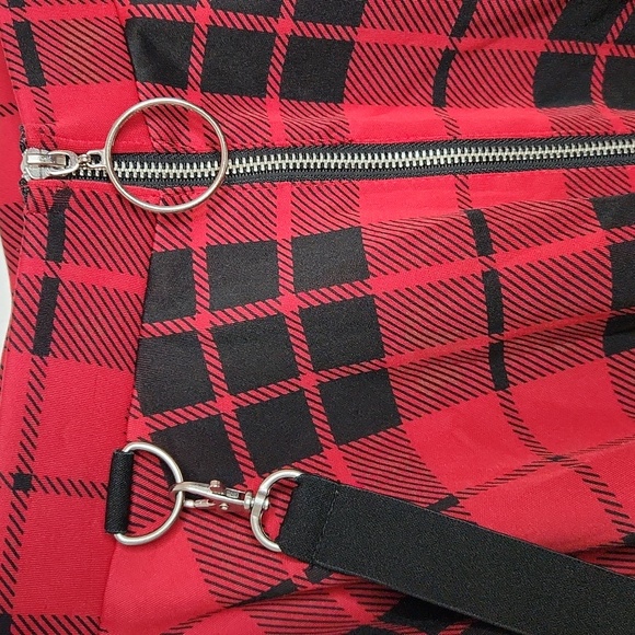 Black & Red Plaid O-Ring Gothcore Skater Skirt - Picture 4 of 7